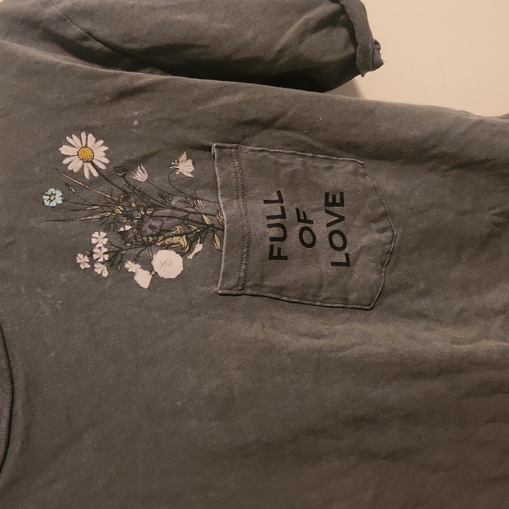 Shirt - Picture 2 of 4